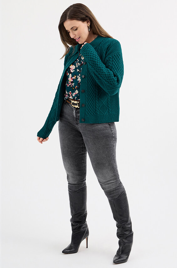 Model wearing the Peacock Cardigan with the Spirit Top, the Cinch Straight and the Twist Belt